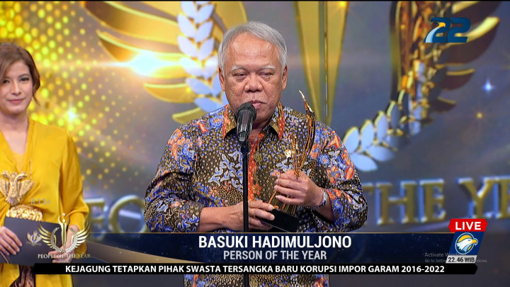 Menteri PUPR Basuki Hadimuljono Terima Penghargaan Person Of The Year