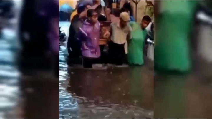 Seorang Wanita Tewas Tersengat Listrik Saat Cabut Stop Kontak Kulkas Pasca Banjir