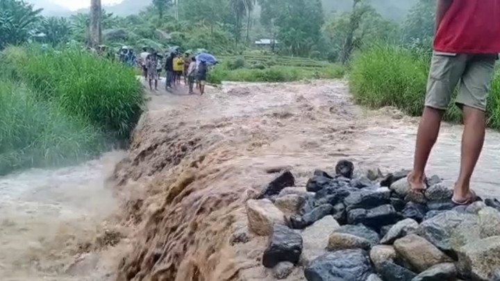 10 Desa di Sikka Terancam Terisolir Akibat Dua Sungai Meluap