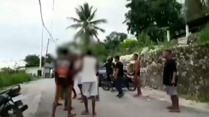 Viral! Seorang Kakek Dikeroyok Sejumlah Pemuda yang Mabuk