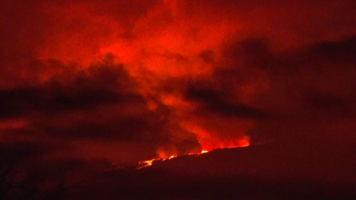 Gunung Api Terbesar di Dunia Meletus Pertama Kalinya Setelah Hampir 40 Tahun