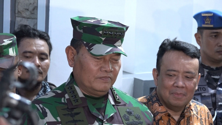 Usai Lolos Fit and Proper Tes, Rombongan Komisi I DPR Sambangi Rumah Yudo Margono