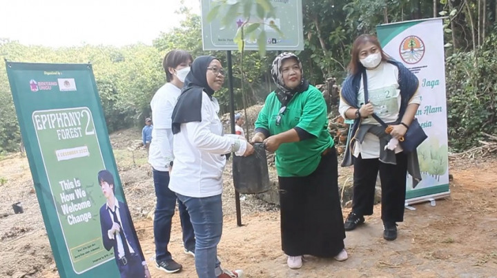 Fans BTS Army dan BPDAS Solo Gelar Aksi Penanaman Ratusan Pohon di Boyolali
