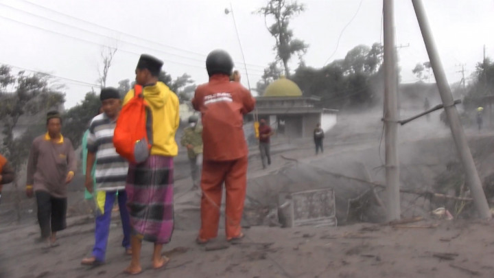 Lumajang Tetapkan 14 Hari Tanggap Darurat setelah Status Gunung Semeru Jadi Awas