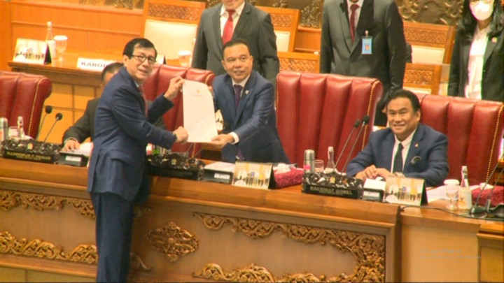 DPR Resmi Sahkan RKUHP Jadi Undang-Undang
