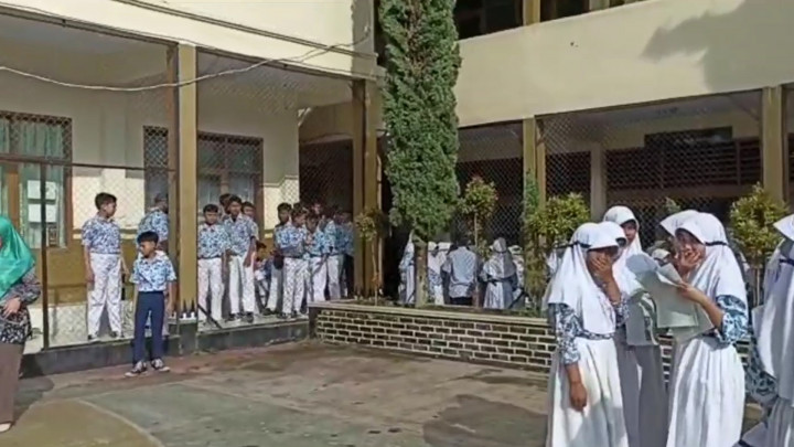 Gempa Guncang Sukabumi, Siswa SMP yang Sedang UAS Berhamburan