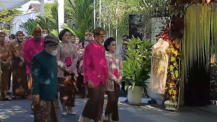 Detik-detik Siraman dan Pemasangan Bleketepe dalam Rangkaian Pernikahan Kaesang-Erina