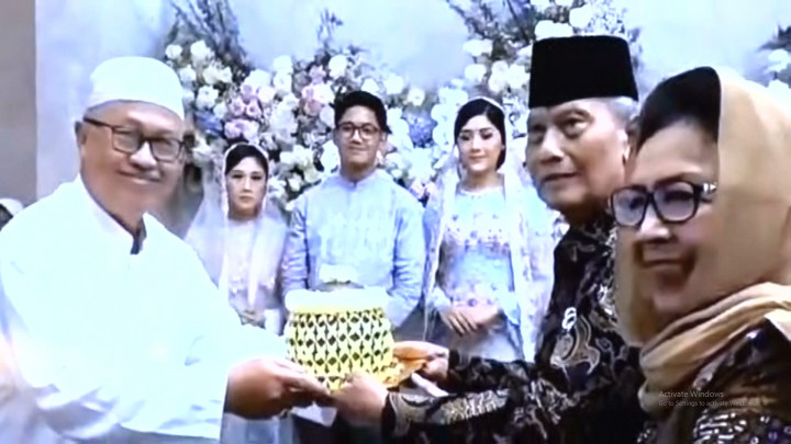 Dahului 2 Kakaknya, Begini Momen Erina Gundono Jalani Prosesi Langkahan