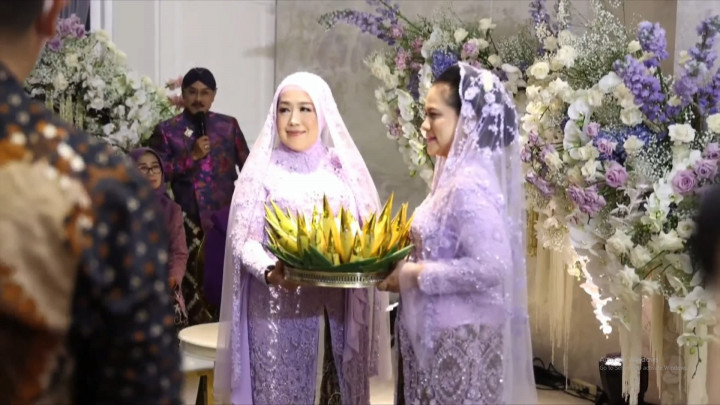 Penyerahan Seserahan Keluarga Kaesang untuk Erina di Malam Midodareni