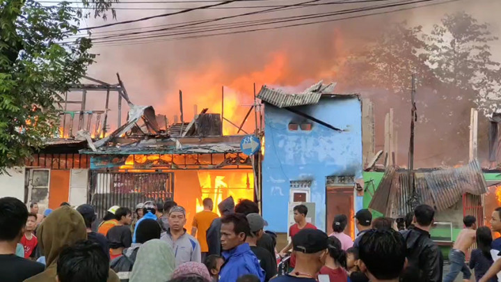 Belasan Rumah di Manggarai Hangus Terbakar