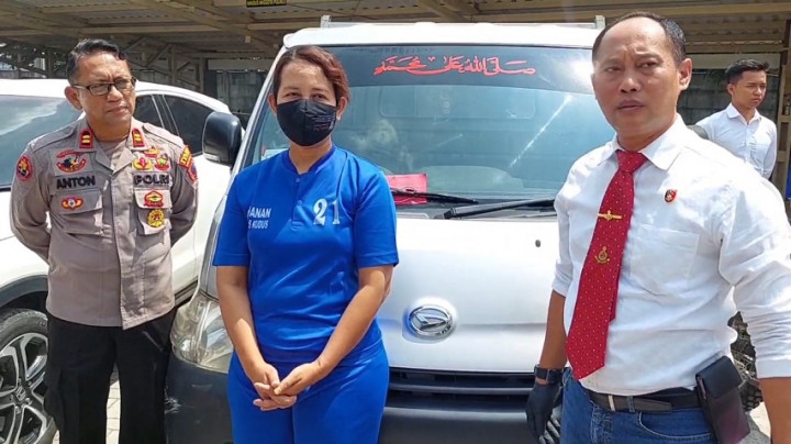Usaha Bangkrut, Seorang Wanita asal Demak Nekat Gadai Mobil Rental