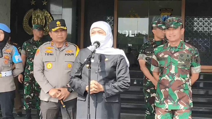 Pasca Penggeledahan, Khofifah: Tidak Ada Berkas yang Dibawa dari Ruang Kerja Gubernur