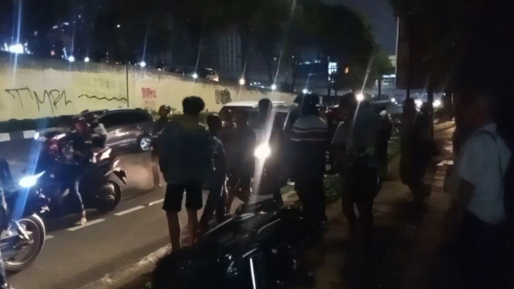 Tabrak Lari, Sopir Mobil Sempat Dikeroyok Pengendara Motor