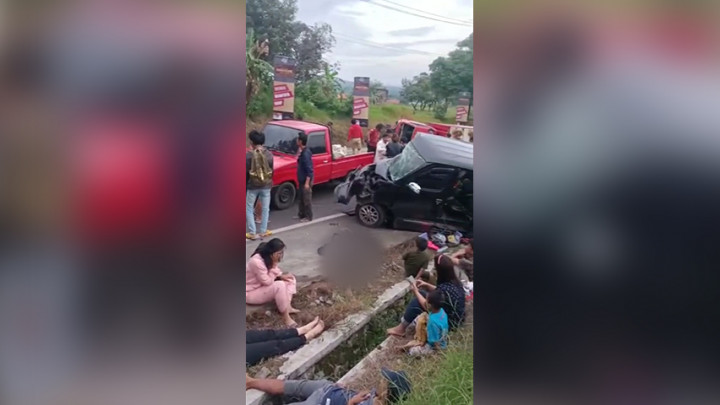 Mobil Rombongan Pemudik di Cirebon Tertabrak Truk Tewaskan 1 Orang