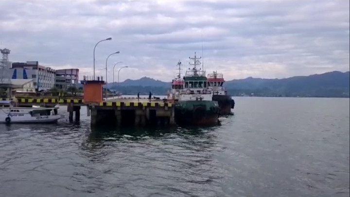 Dampak Cuaca Buruk, 4 Kapal di Makassar Terpaksa Sandar di Pelabuhan Mamuju