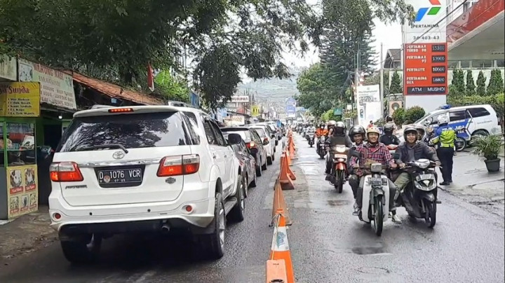 Tiga Hari Jelang Tahun Baru, Arus Lalu Lintas di Wisata Lembang Padat Merayap