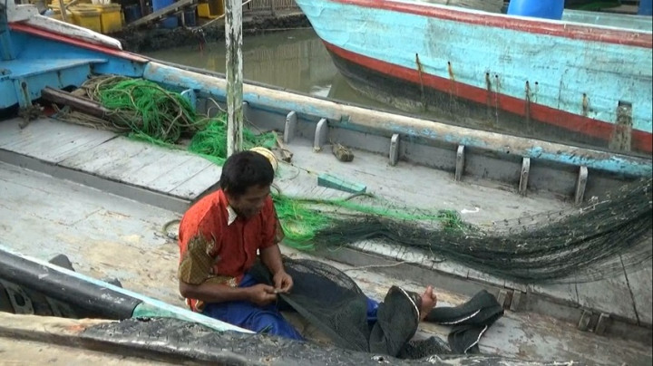 Seminggu Tak Melaut, Para Nelayan di Tangerang Terpaksa Jual Barang Berharga