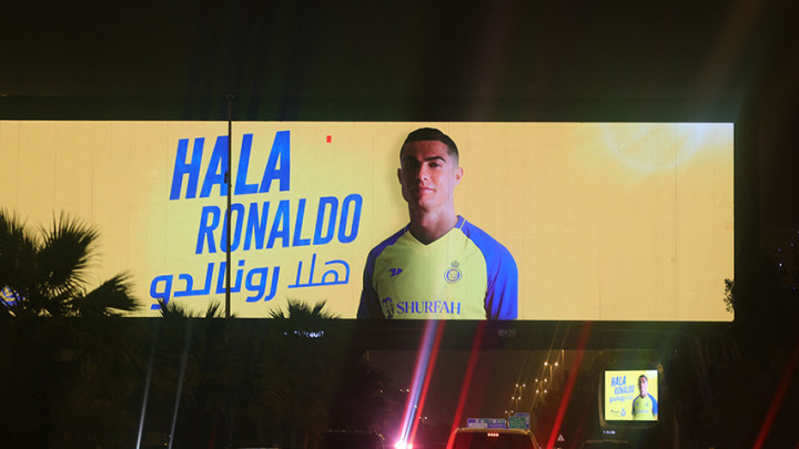 Kedatangan Sang Bintang, Wajah Kota Riyadh Dihiasi Ronaldo