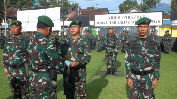 Selamatkan Wisatawan Terjebur Sumur, 3 Anggota TNI Dapatkan Penghargaan
