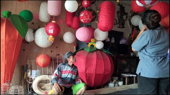 Jelang Imlek, Pengerajin Lampion Kewalahan Banjir Pesanan