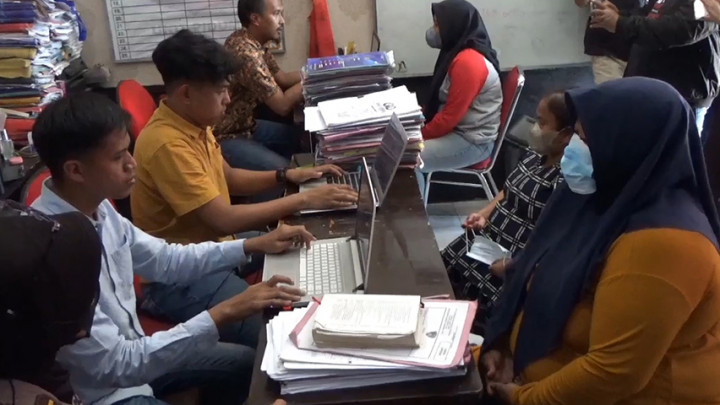 Emak-Emak Pencuri Uang dari Seorang Nenek Ditangkap