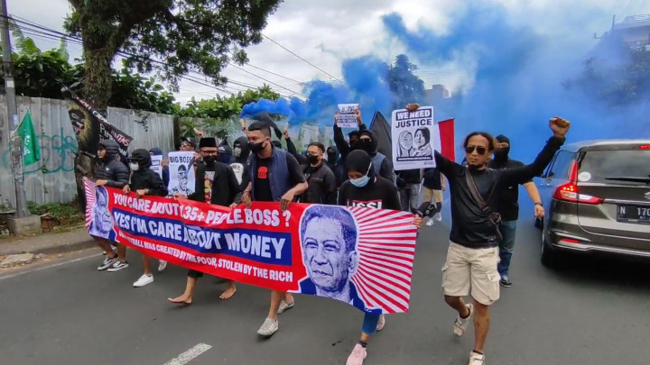 Ratusan Aremania Datangi Kantor Arema FC, Teriakan 3 Tuntutan