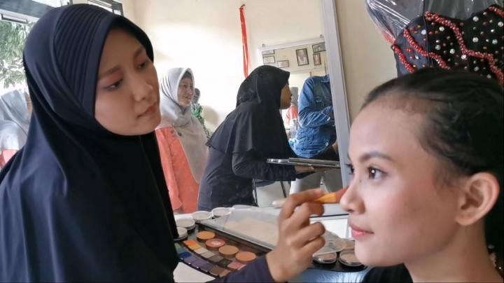 Hebat! Siswi Disabilitas di Sidoarjo Ikuti Ajang Make Up & Body Art Internasional di Qatar