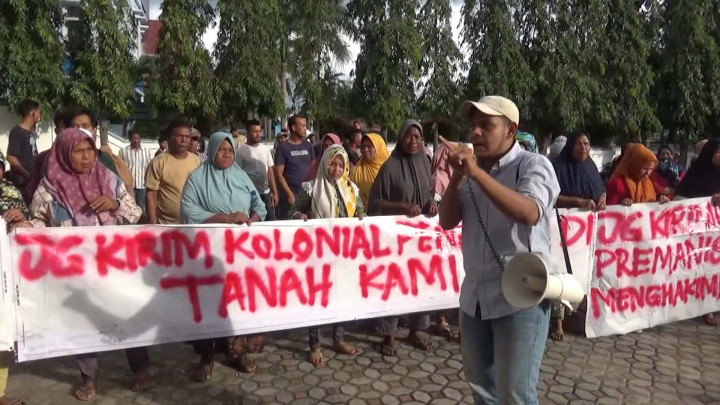 Menolak Digusur, Pedagang Kaki Lima Geruduk Kantor Walikota Lhokseumawe