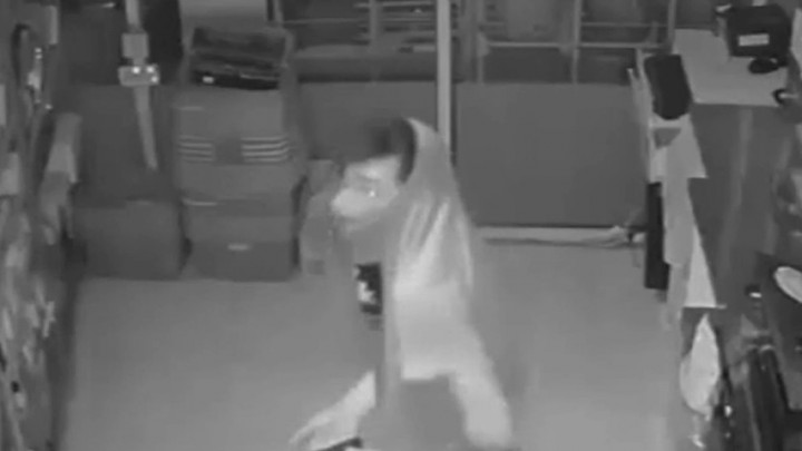 Pelaku Pencurian di Palembang Ditangkap Akibat Lupa Matikan Listrik