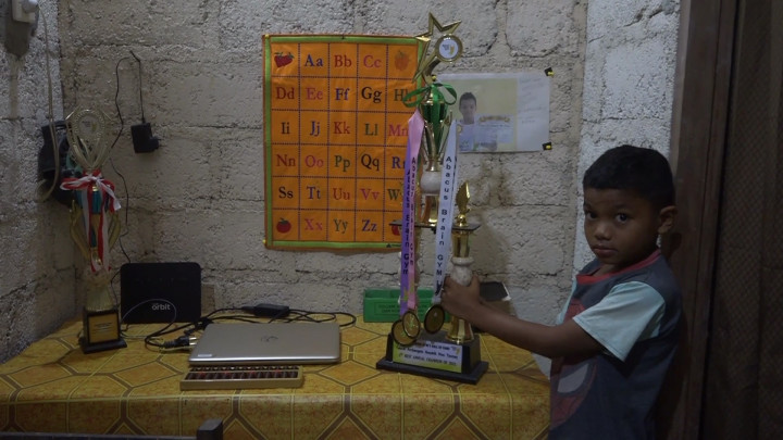 Bocah Jenius Asal NTT Raih Juara Dunia Matematika Kalahkan Ribuan Peserta Berbagai Negara