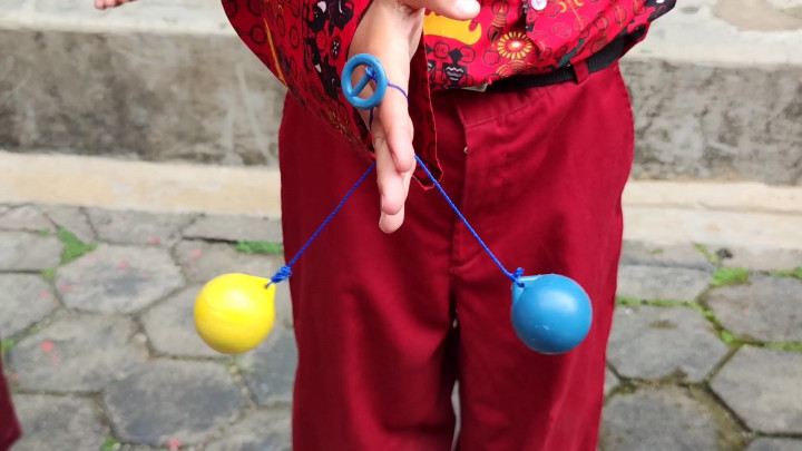 Permainan Lato-Lato Mulai Meresahkan di Setiap Sekolah