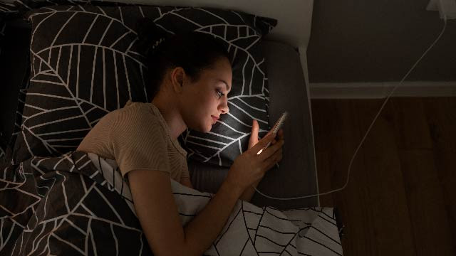 Meski Romantis, Tenyata Sleep Call Sebabkan 4 Bahaya Ini