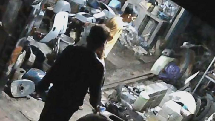 Dua Pemuda Bobol Bengkel Vespa, 1 Unit Motor Berhasil Dibawa Kabur