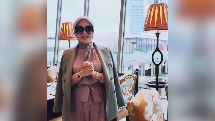 Wisata ke Jepang, Syahrini Hampiri Masjid Tempat Pernikahannya Dulu