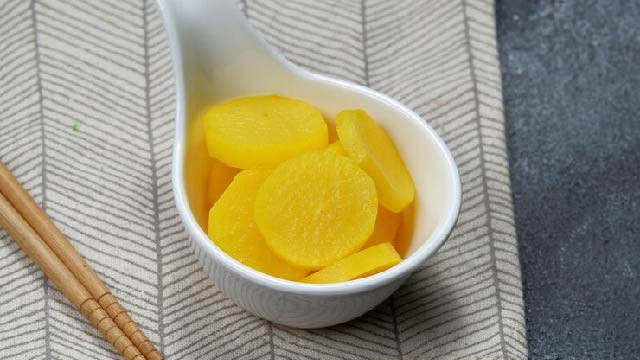 Menelisik Manfaat Danmuji, Acar Lobak Kuning dari Korea