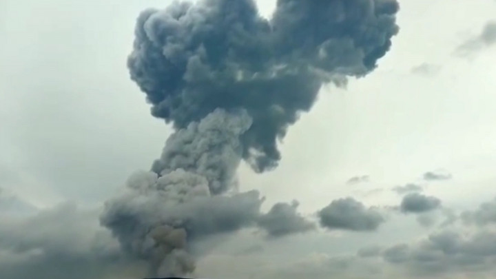 Waduh! Krakatau Erupsi, Nelayan Tetap Nekat Melaut
