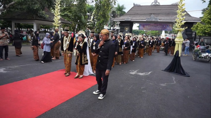 Puluhan Pasangan Pengantin Ikuti Nikah Massal Dalam HUT Kabupaten Purworejo