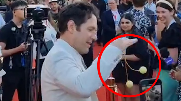 Heboh! Bintang Film Ant Man, Paul Rudd Main Lato-Lato