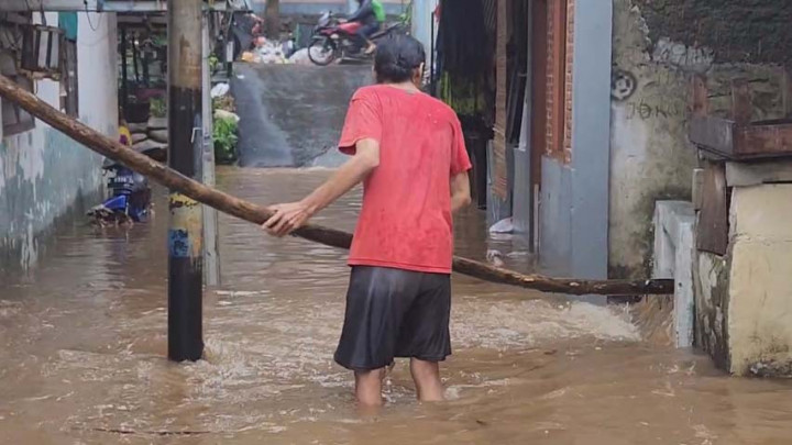 Permukiman Warga di Ragunan Terendam Banjir Akibat Hujan Deras