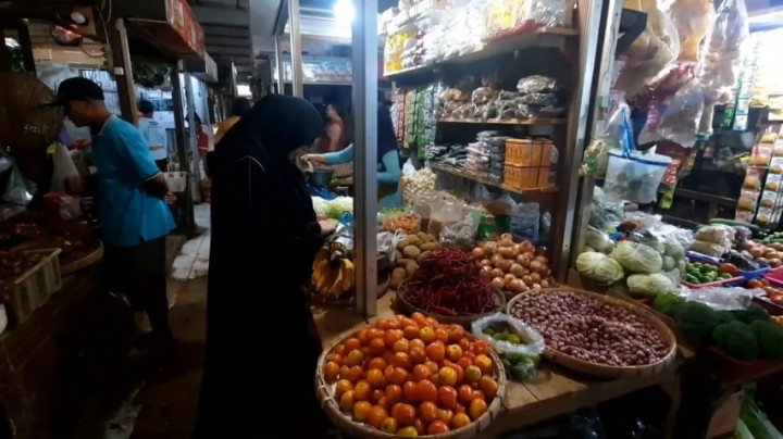 Imbas Cuaca Ekstrem, Harga Cabai dan Bawang Merah di Kudus Melonjak