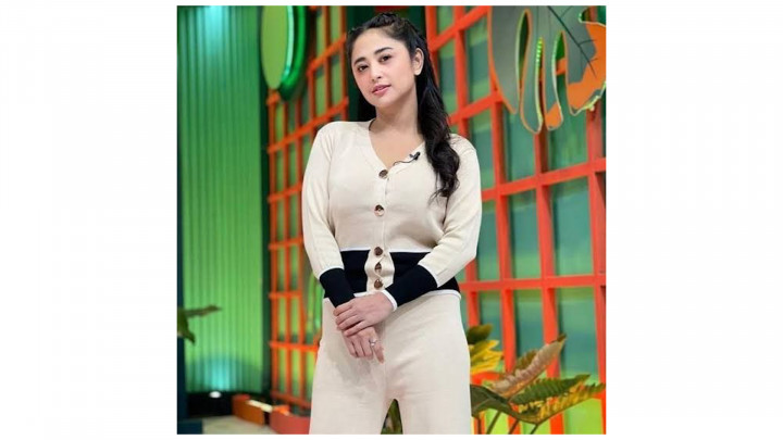 Kabar Bahagia, Dewi Perssik Diam-diam Dilamar Seorang Pilot