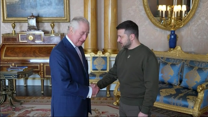 Bertemu Raja Charles, Zelensky Minta Bantuan Militer