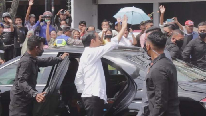 Operasi Pasar Bakti di Medan, Jokowi Tegaskan Untuk Tetap Kontrol Mikro