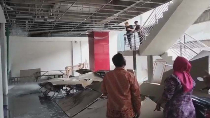 Akibat Pipa Bocor, Plafon Gedung Pengadilan Negeri Jakarta Utara Ambruk