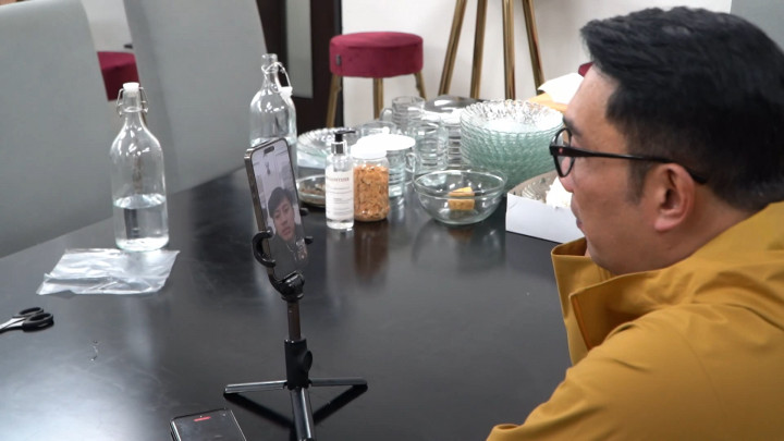 Ridwan Kamil Pantau Kondisi Warga Jabar di Turki Lewat Video Call