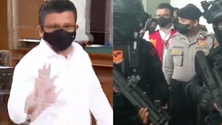 Momen Ferdy Sambo Saat Memasuki Ruang Sidang Jelang Vonis