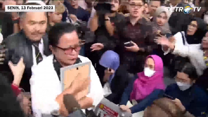 Sambo Divonis Mati, Keluarga Brigadir J Nangis Terharu