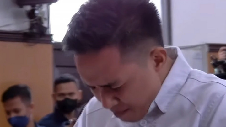 Ekspresi Bharada E Usai Divonis 1 Tahun 6 Bulan Penjara