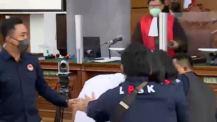 Momen LPSK Langsung Sigap Amankan Eliezer Usai Vonis Hakim