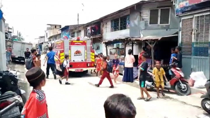 Akibat Tabung Gas Bocor, Warung Penjual Gorengan Nyaris Terkena Api